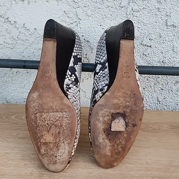 TORY BURCH Astoria Snakeskin Print Wedge Shoe 6 - Picture 8 of 13